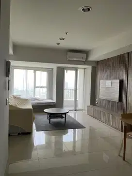 Apartemen Cozy 2BR 84 m2, Orange County Lippo Cikarang, 135Juta/tahun!