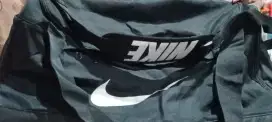 Tas Nike Model Selempang Jumbo Bisa Buat Mudik