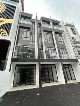 RUKO BARU 4 LANTAI ADA LIFT NYA DAERAH RAWAMANGUN JAKARTA TIMUR