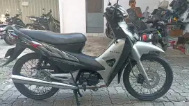Honda Supra fit x tahun 2008 ( pajak telat 1x ).