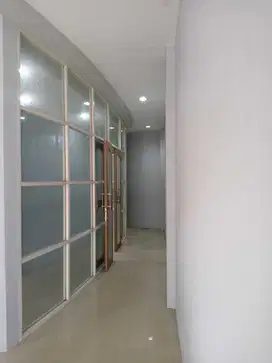 Disewakan Ruko Bagus 300 m2 SHM Pejaten, Jakarta Selatan
