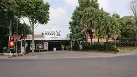 Disewakan Rumah Usaha Ex. Resto di Ijen, Malang