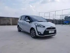 Toyota Sienta V 1.5 metik 2016 mobil bekas murah