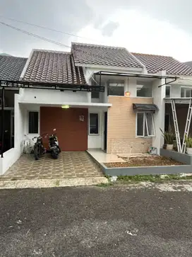 Dijual rumah siap huni Dp 0% lokasi 10 menit ke stasiun depok