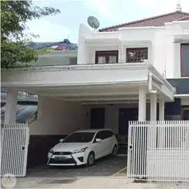 dijual rumah mewah 3 Lantai turangga buahbatu dekat TSM bandung