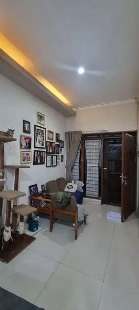 Rumah di taman holis indah