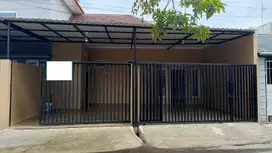 Rumah 2 Carport 15 Menit ke Transpark Mall Bintaro Dibantu KPR J-34462