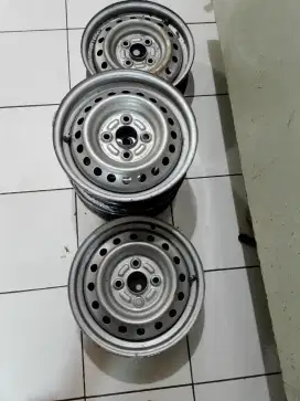 Pelek ukuran 4x100 R14