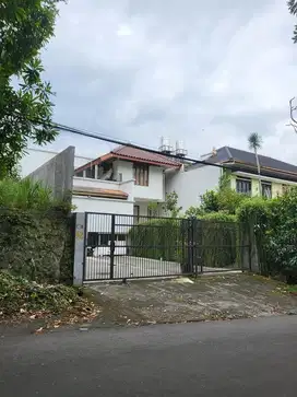 Rumah Tanah Luas Starategis Di Tubagus Ismail Dago Dipatiukur Bandung