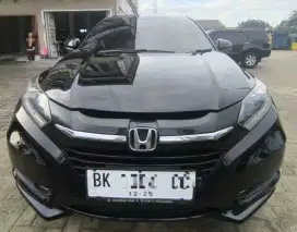 HRV 1.8 Prestige 2018 Hitam