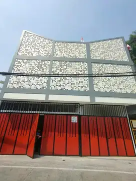 Di Jual Rumah Modern 3 Lantai Strategis di Senen, Jakarta Pusat