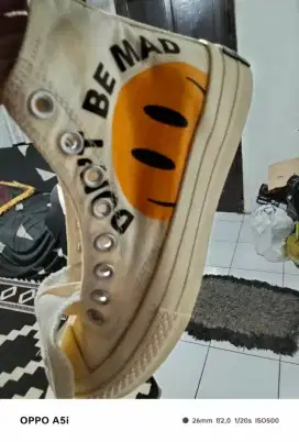 Sepatu converse all star high smile cream