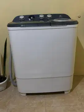 Mesin Cuci 2 Tabung Merk Electrolux 7Kg