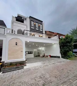 DIjual Rumah American Classsic Private Pools Di Jagakarsa