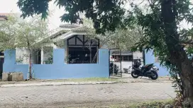 Rumah luas lokasi strategis di Perumahan Suplir Jakasampurna Bekasi