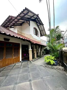 Dijual Murah Rumah Mewah Pejaten Timur 2 Lantai - Dekat Toll 5 Menit