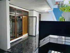 Rumah Rungkut Mapan Barat Surabaya Timur