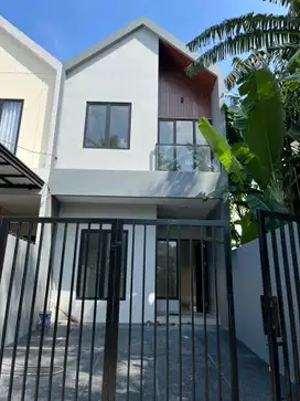 Wilson Rumah baru siap huni dalam komplek kav dki meruya utara