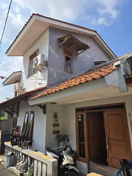 DI JUAL RUMAH 2 LANTAI jln.manggis srengseng kembangan jakbar