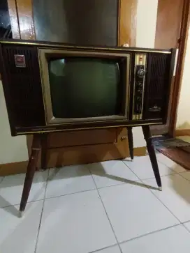 Tv antik jadul merk sharp