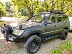 Land cruiser vx 100 limited