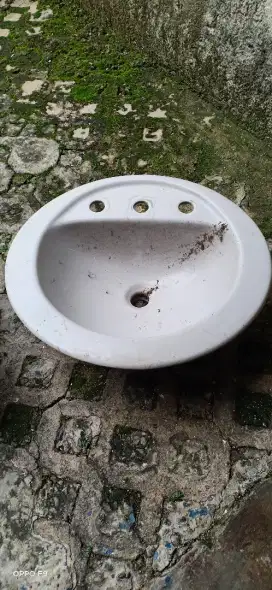Wastafel TOTO bekas