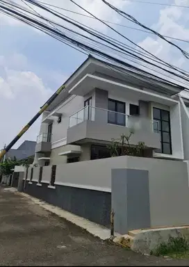 RUMAH BARU RENOVASI MEWAH DUA LANTAI DI JAKARTA