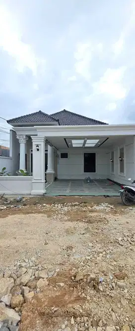 RUMAH LIMAS MEWAH LOKASI STRATEGIS