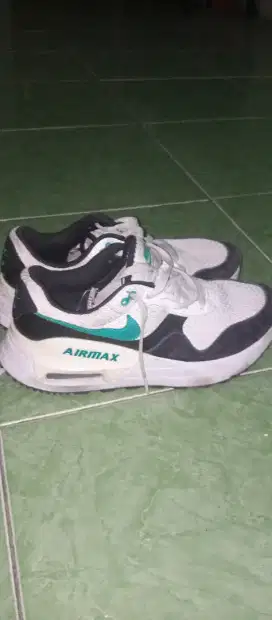 sepatu Nike Air Max Systm Mens Running. Ukuran EUR 43