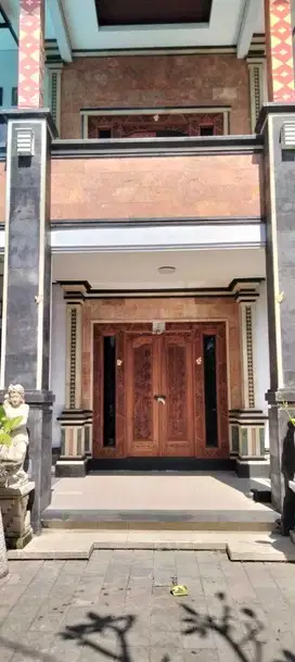Disewakan rumah lengkap isi parkir Jalan utama sedap malam, Denpasar