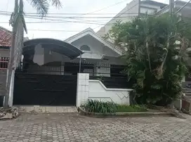 Rumah taman pondok indah wiyung, dekat gunung sari babatan royal graha
