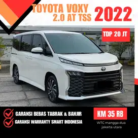 Toyota Voxy 2022 Low kilometer