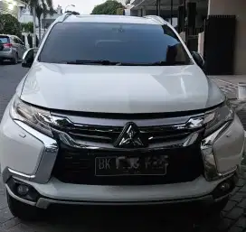 Pajero Sport Dakar 2016 putih