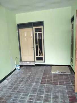Jual Rumah Second Siap Pakai di Area Lebak Surabaya