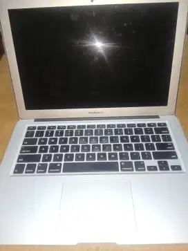 Dijual cepat Macbook 11