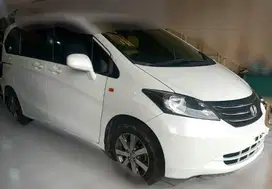 Freed 1.5 PSD  Matic 2009 Mulus