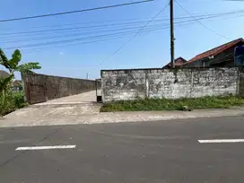 HUNIAN NYAMAN DEKAT PASAR KOLOMBO: Tanah Kaliurang Km 8 Jogja