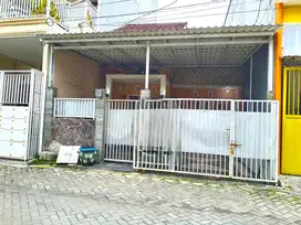 Rumah Royal Paka Gununganyar Surabaya Timur