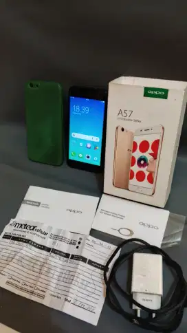 Oppo A57 CPH1701 Dualsim 4G RAM 3/32GB Lengkap Dari Baru Nota Ada BU