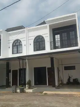 Hunian nyaman konsep Clasik eropa 5menit ke.statiun ui