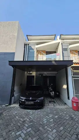 RUMAH 2 LAMTAI DI KUTISARI SELATAN SIAP HUNI