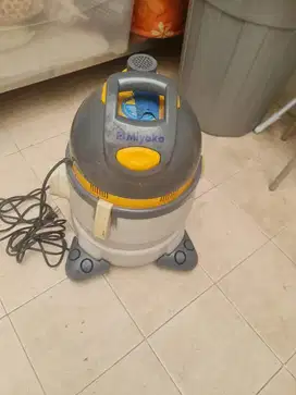 Dijual Vacuum Cleaner Miyako VC-7100 WD