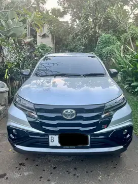 Toyota Rush GR sport AT 2024  silver (facelift)