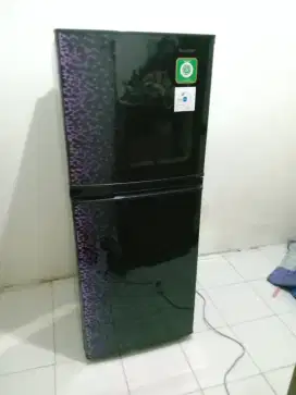 kulkas 2 pintu Sharp