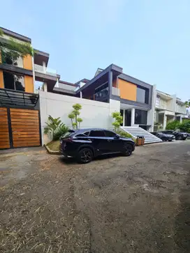 Rumah Dijual jagakarsa. Ada Lift, Pool + Furnished. Dalam Komplek.NEGO