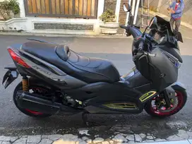 Yamaha Xmax very low km