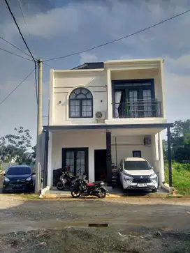 Rumah 2lt.konsep Clasik eropa di kelapadua depok