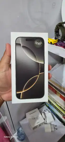 iPhone 16 pro 256GB natural
