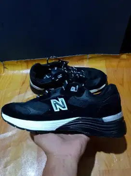 New balance hitam 100% realpict