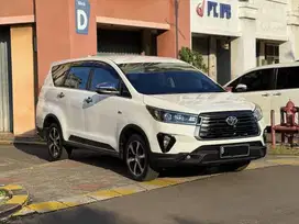 Jual Cepat : 2021 Toyota Innova Venturer 2.0 AT KM Putih Record